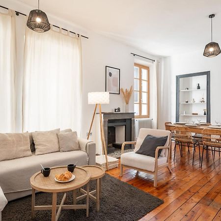Appartement Spacieux Et Chaleureux Coeur De Ville Chambéry Esterno foto