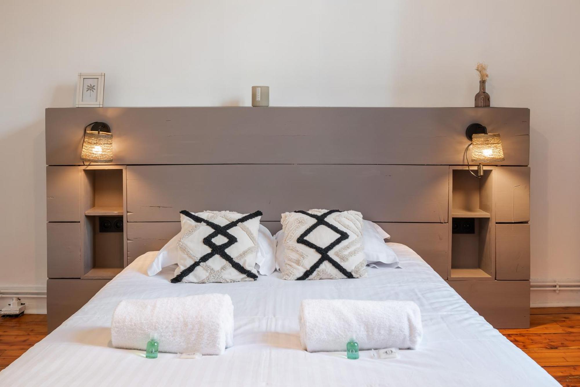 Appartement Spacieux Et Chaleureux Coeur De Ville Chambéry Esterno foto