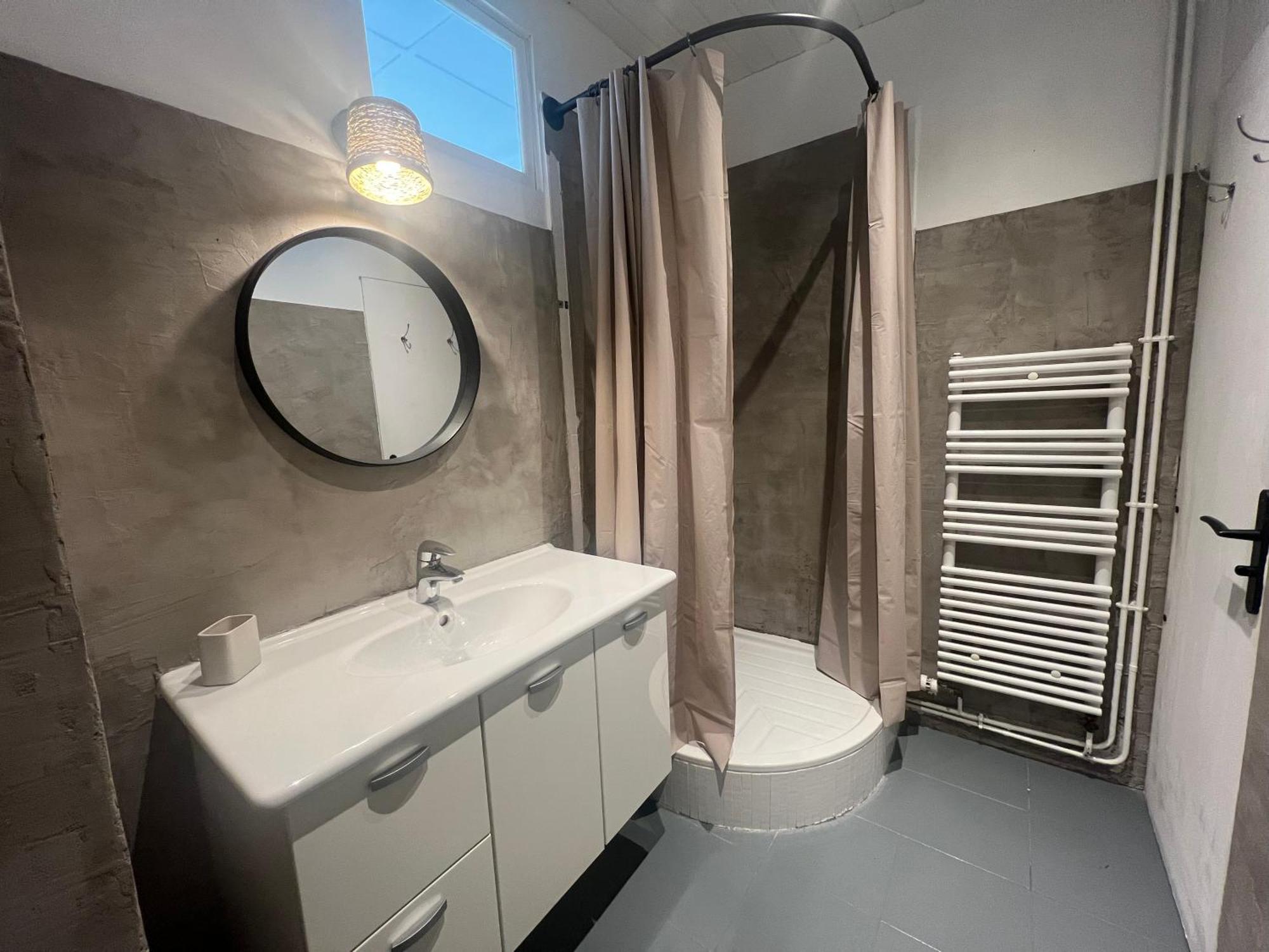 Appartement Spacieux Et Chaleureux Coeur De Ville Chambéry Esterno foto